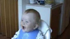 Bébé qui rit