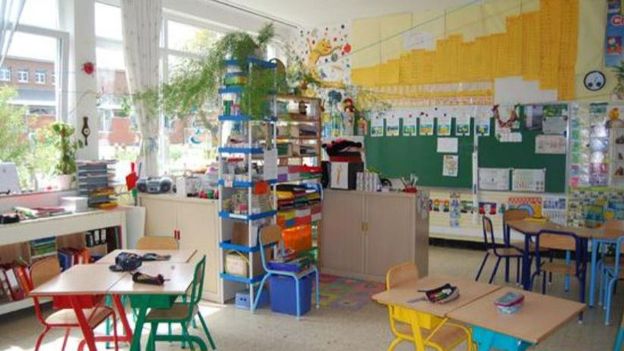 Une des classes de l'école "la petite source" avant le vandalisme