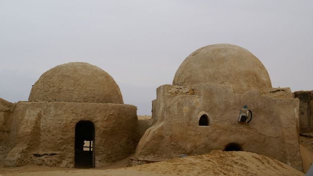 Une partie des décors ont été construits en plein désert tunisien.
