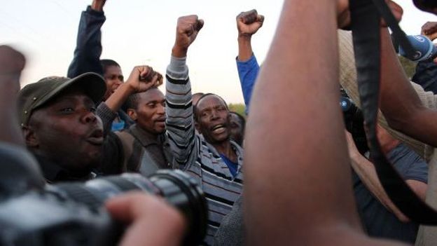 Afrique du Sud: la justice relâche 162 des mineurs de Marikana