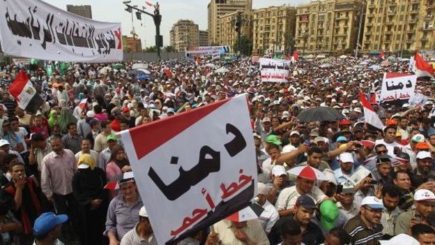 Manifestation contre l'armée au Caire
