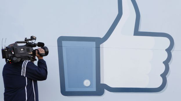 Facebook: des investisseurs portent plainte après l'entrée "ratée" en bourse