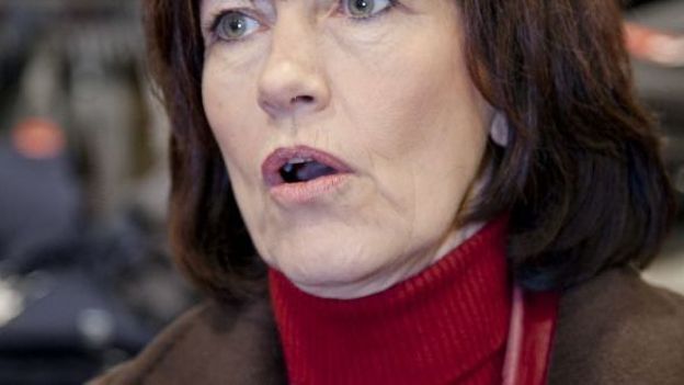La vice-Première socialiste, Laurette Onkelinx, estime que les catholiques méritent un autre représentant que Mgr Léonard