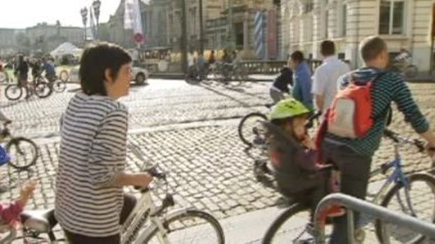 Ce dimanche, les rues de Bruxelles étaient aux cyclistes. Certains étaient plus prudents que d'autres