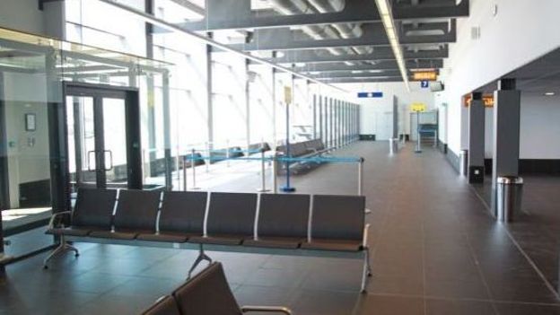 L'intérieur de l'aéroport
