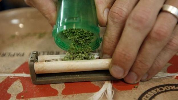 Fumer du cannabis à l'adolescence abîme le cerveau