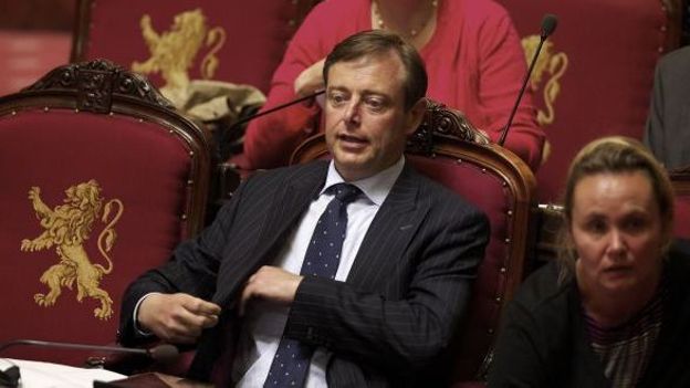 Bart De Wever lors d'une séance au Senat avant le votre sur BHV.