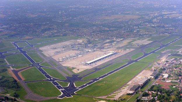 Brussels Airport risque de perdre son fret: au fédéral de trouver une solution, dit la Région