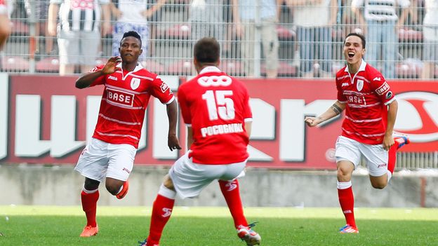 Ezekiel emmène le Standard vers la victoire