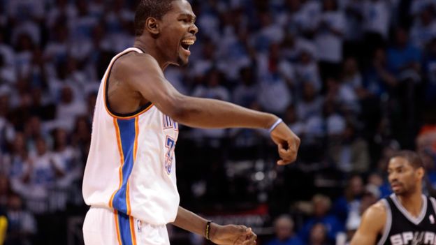 Kevin Durant aura été le grand artisan de la victoire du Thunder dans le match 4 de la finale de Conférence Ouest faca aux Spurs
