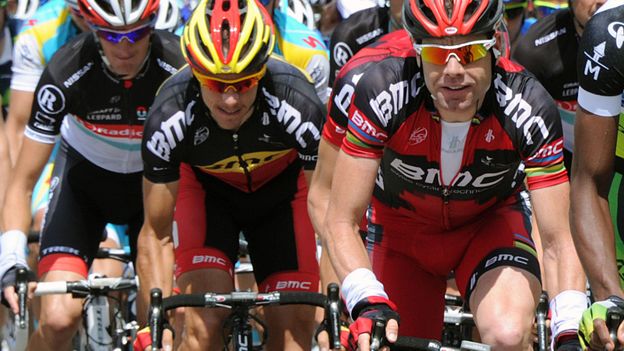 Gilbert et 5 fidèles pour aider Evans