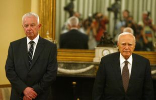 La Grèce nomme un gouvernement provisoire de technocrates