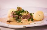 Fricassée d’agneau aux artichauts