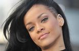 Photo: Rihanna dit merci en montrant ses fesses