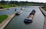 123 Risque d'embouteillage de grosses péniches sur le canal du Centre