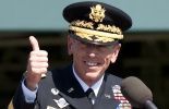 123 USA: une femme peut en cacher une autre dans la démission de D. Petraeus