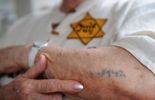 123 De jeunes Israéliens se tatouent comme à l'époque nazie pour ne pas oublier