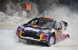 Latvala domine, Neuville progresse