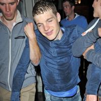 Gijs Van hoecke photographié après une soirée arrosée à Londres