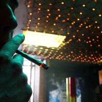 Dès mardi, la consommation de cannabis dans les coffee-shops hollandais sera interdite aux Belges.