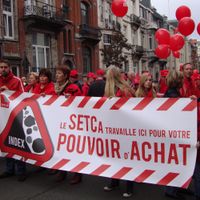 "Marée rouge" à Bruxelles pour défendre la justice sociale