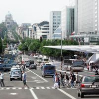 Les projets importants pour 2012 sont le réaménagement en surface de la place Rogier (Saint-Josse-ten-Noode), de la chaussée de Louvain (Saint-Josse-ten-Noode), de la chaussée d’Ixelles (Ixelles) et de la place Schweitzer (Berchem-Sainte-Agathe)