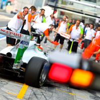 Paul Di Resta rentre aux stands