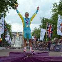 Le patron de l'UCI, Pat McQuaid, défend la participation de Vinokourov