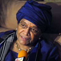 Liberia: la présidente suspend 46 responsables dont son propre fils