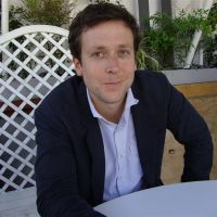 Joachim Lafosse sur une terrasse de La Croisette à Cannes