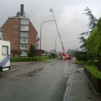 Les deux pompiers ont été touchés par la foudre alors qu'ils étaient sur la grande échelle