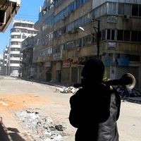 Capture d'écran d'une vidéo postée sur YouTube montrant les rues de Homs