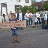 Avant le départ de la manifestation à Malonne
