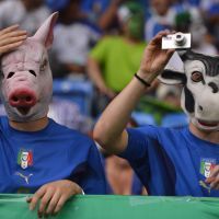 Euro 2012 : le spectacle est aussi en tribune